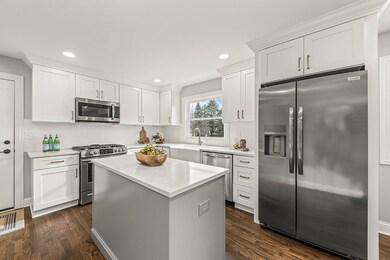 28W590 Laurel Dr, Naperville, IL 60564 - photo 7