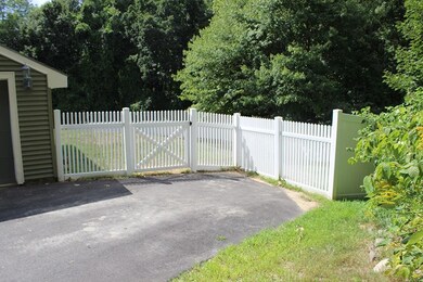 90 Redfield Cir, Derry, NH 03038 - photo 7