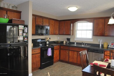 303 Park Ridge Dr, Mount Washington, KY 40047 - photo 6