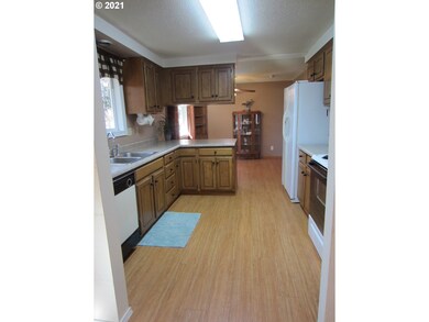 1715 Dorothy St, Longview, WA 98632 - photo 6