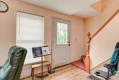 203 Riverside Dr Auburn ME-large-008-003