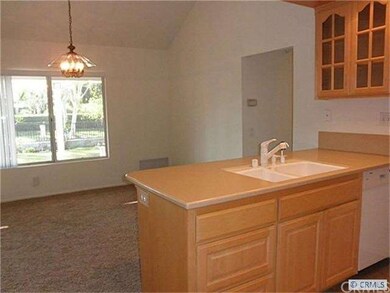 Easy access from kitchen to formal dining area