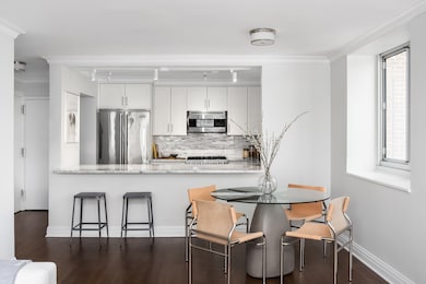 Westview unit LL41, New York, NY 10044 - photo 2