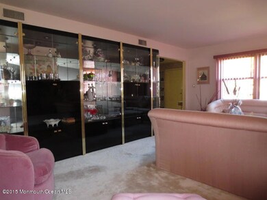 Living Room (2)