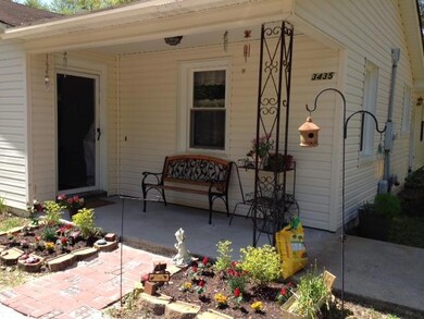 3435 Johan-porch 1.JPG