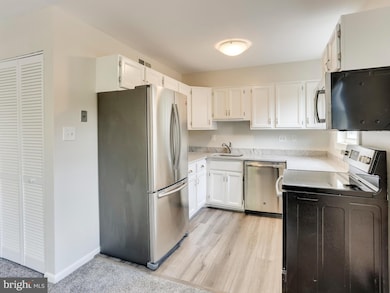 1121 N Taylor St unit C, Arlington, VA 22201 - photo 2