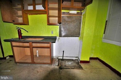 1075 Ellicott Dr, Baltimore, MD 21216 - photo 5