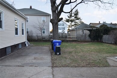 121 Cross St, Central Falls, RI 02863 - photo 3