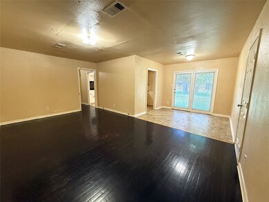10407 Homestead Rd, Houston, TX 77016 - photo 2