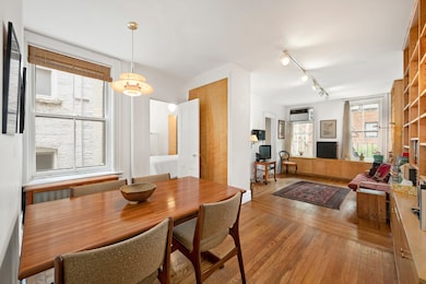 79 Perry St unit 3R, New York, NY 10014 - photo 3