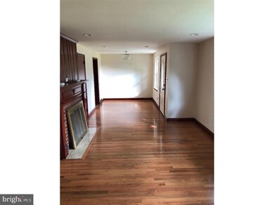 1820 Carson Dr, Norristown, PA 19403 - photo 3