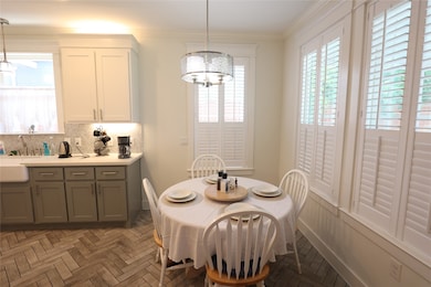 Eat-in Kitchen area