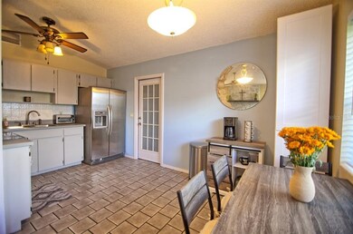 Kitchen-dining combo