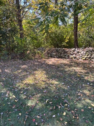 8 Rayland Rd, Newburgh, NY 12550 - photo 4