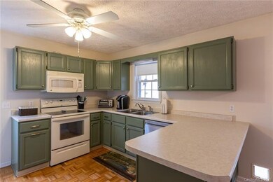 1 Countryside Dr, Hendersonville, NC 28792 - photo 7