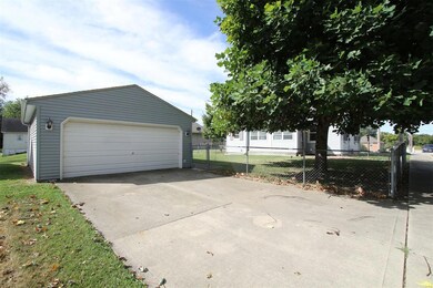 300 S Donk Ave, Maryville, IL 62062 - photo 7