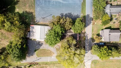 12 N A B Steele St, Lafayette, GA 30728 - photo 2