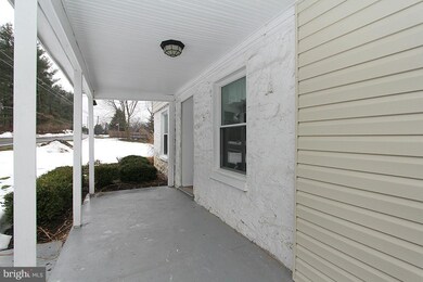 6705 Manor Woods Rd, Frederick, MD 21703 - photo 4
