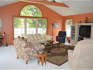 315 Glenruadh Ave, Erie, PA 16505 - photo 2