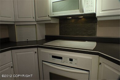 Kitchen cooktop