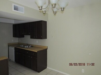 10642 Cuatro Vistas Dr unit C, El Paso, TX 79935 - photo 7