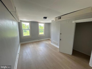 811 N Mount St, Baltimore, MD 21217 - photo 2