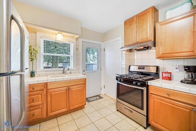 8746 Cottage Grove Ave, Highland, IN 46322 - photo 7