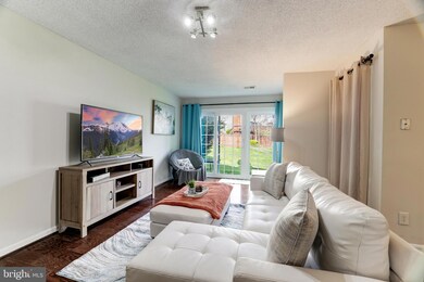 12106 Greenway Ct unit 102, Fairfax, VA 22033 - photo 5