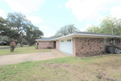 3412 Briar Ln, Bay City, TX 77414 - photo 2