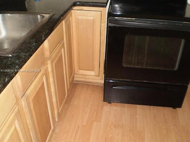 214 Lake Pointe Dr unit 109, Oakland Park, FL 33309 - photo 4