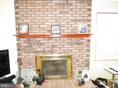 625 Dellinger Rd, Mount Wolf, PA 17347 - photo 4