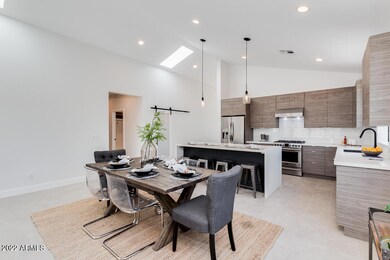 8149 N 10th Place, Phoenix, AZ 85020 - photo 7