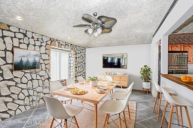 dining room staged main unit