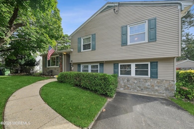 18 Jumping Brook Dr, Neptune, NJ 07753 - photo 2