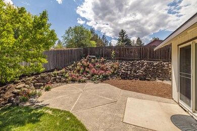 3338 SW Salmon Ave, Redmond, OR 97756 - photo 6