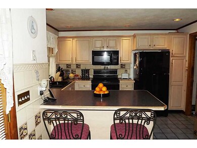 16 Old Pound Hill Rd, North Smithfield, RI 02896 - photo 2