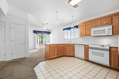 6-web-or-mls-504 E Telegraph #14 - www.
