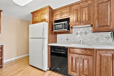 46 Banbury Ave, Waltham, MA 02451 - photo 3