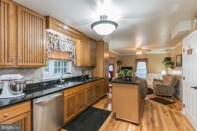 1221 Mariners Cove Ln, Pasadena, MD 21122 - photo 6