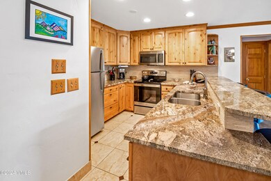 Avon Lake Villas B3 _002