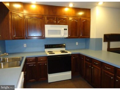 17 S 4th St unit 2, Hamburg, PA 19526 - photo 2