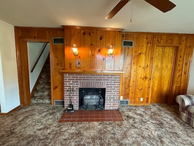 909 N Hennepin Ave, Dixon, IL 61021 - photo 5