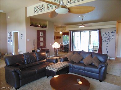 A relaxing space awaiting guests & family, this fu