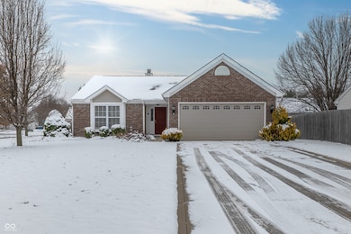 9984 Gentry Dr, Fishers, IN 46038 - photo 2