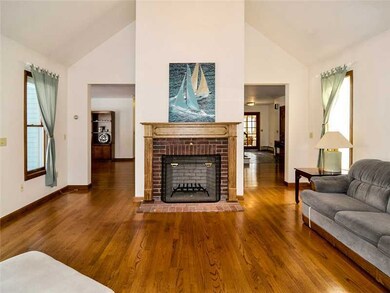 54 Sleepy Hollow Rd, Tiverton, RI 02878 - photo 4