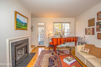 1136 Barker Rd unit 18, Pittsfield, MA 01201 - photo 6