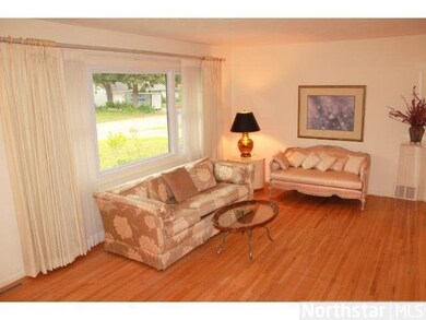 8127 Colfax Ave S, Bloomington, MN 55420 - photo 3