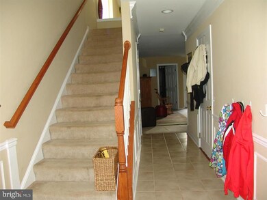 8946 Singleleaf Cir, Lorton, VA 22079 - photo 5