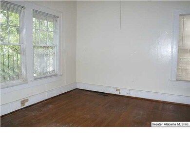 Den or possibly 3rd bedroom