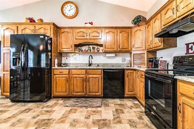 1560 Carol Cir, Poplar Bluff, MO 63901 - photo 4